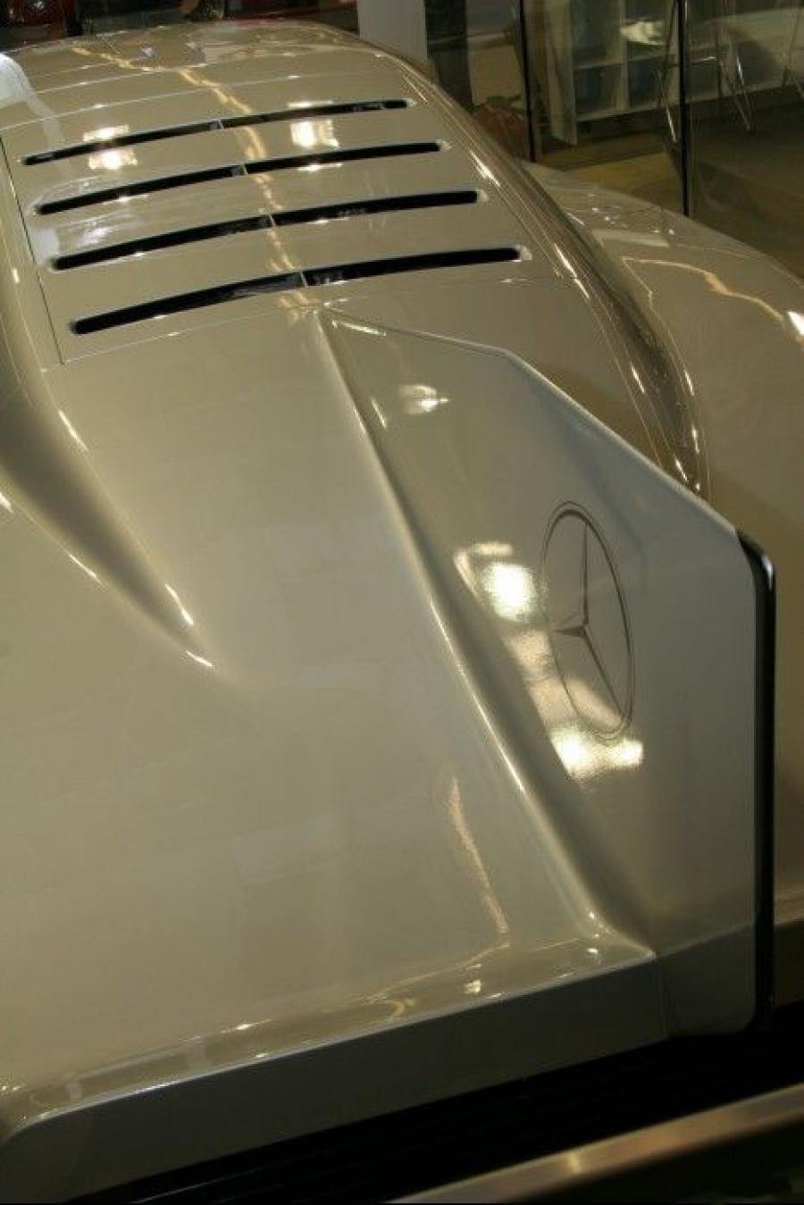 Детали экстерьера Mercedes-Benz C111-III Concept 1978 года  (фото 11 из 30)